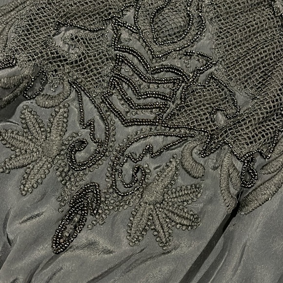 JUICY COUTURE DRESSY SLEEVELESS BLACK SATIN BEADED TOP WITH KNIT BACK SIZE XS - Picture 7 of 8